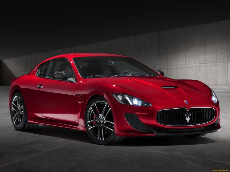 Maserati GRANCABRIO красный