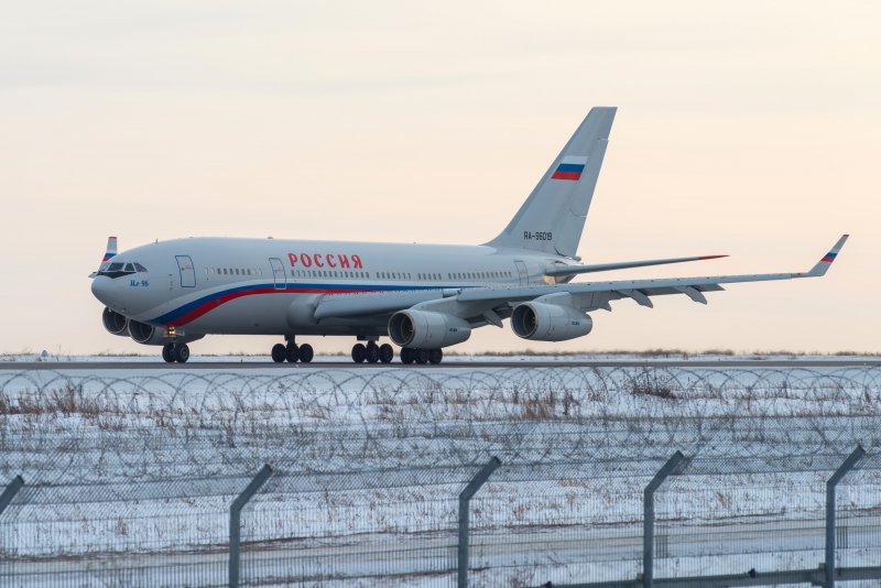 Самолёт ил-96 ra - 96017