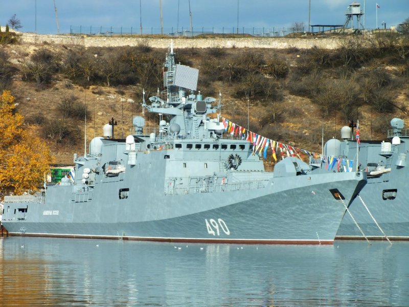 Ракетный крейсер Адмирал Эссен