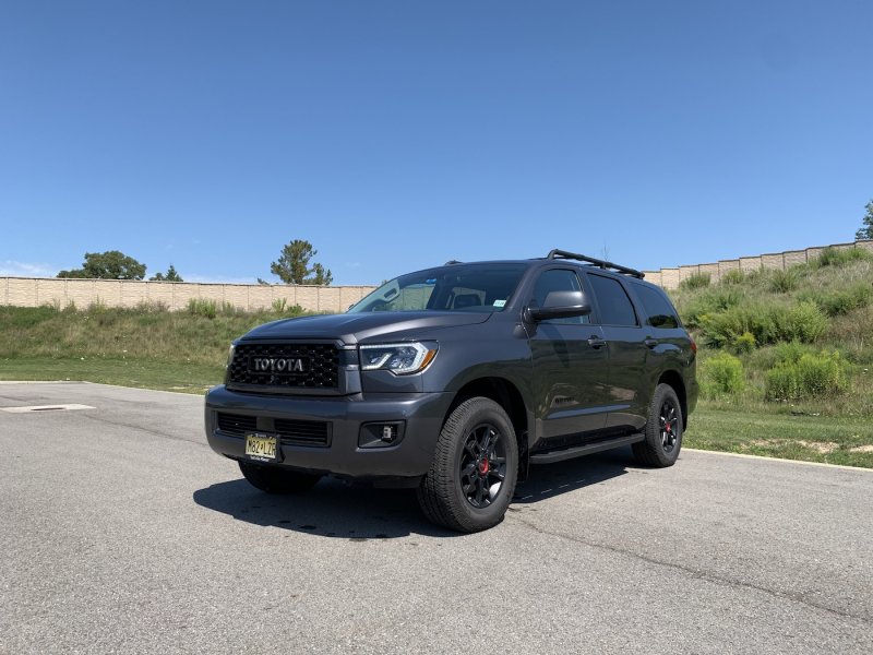 Toyota Sequoia 2008 расширителями арок