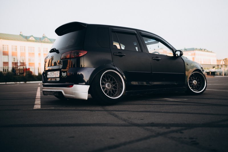 Mazda Demio stance
