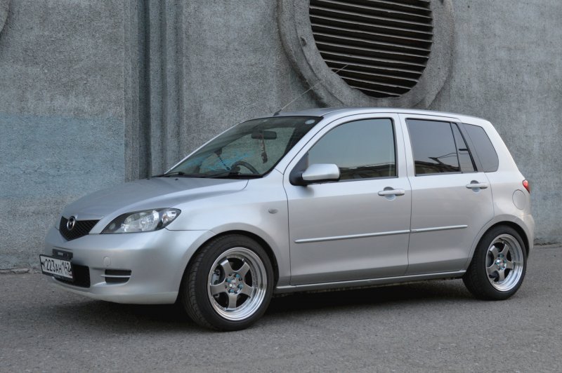 Demio 2003 r16