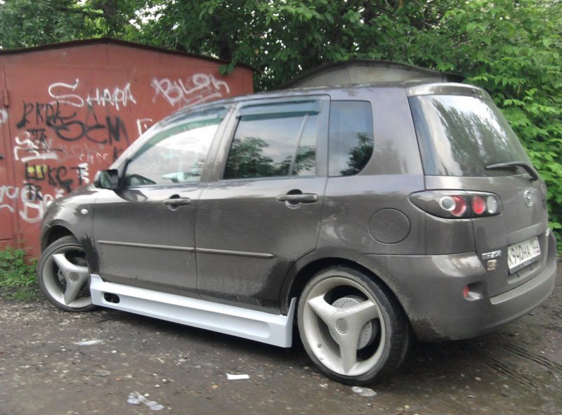 Обвес Mazda Demio 2005 года