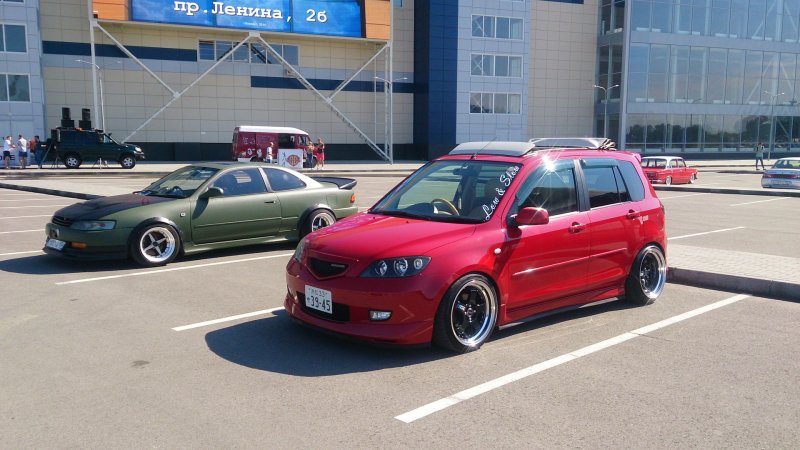 Mazda Demio 2 stance