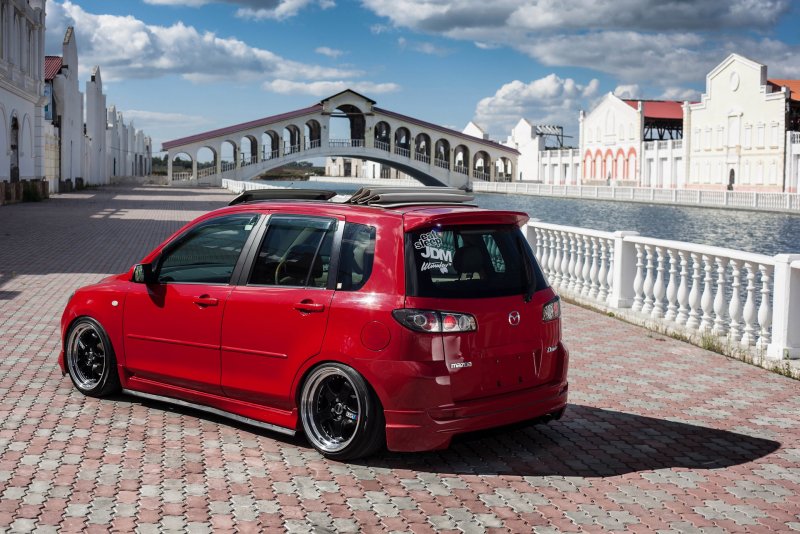 Mazda Demio 2 stance