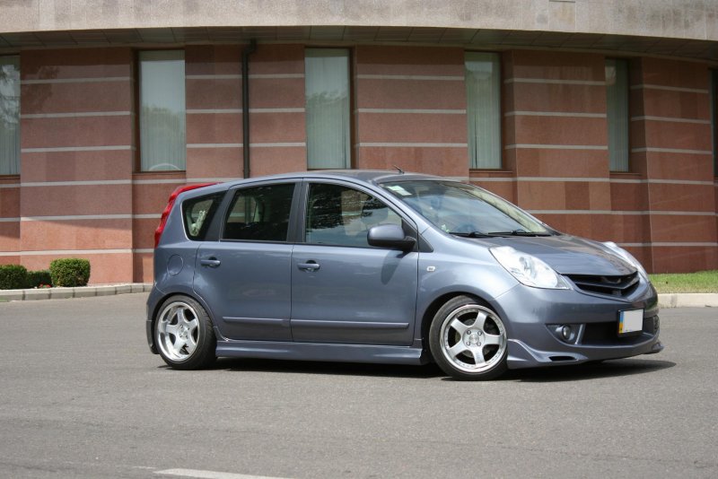 Nissan Note e11 r17