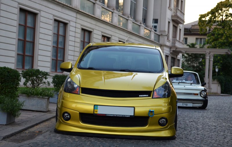 Тюнингованный Nissan Note