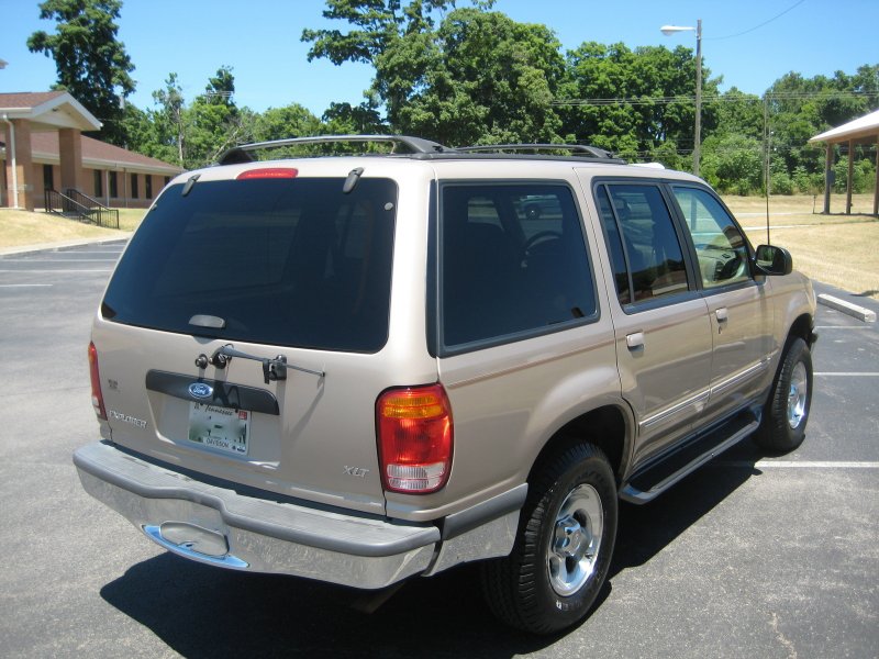 Ford Explorer 2.4