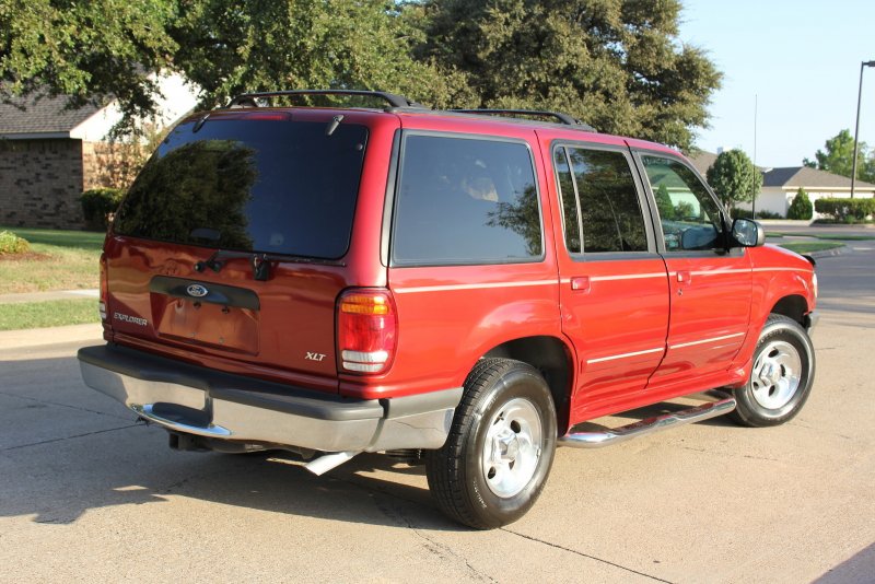 Ford Explorer 2