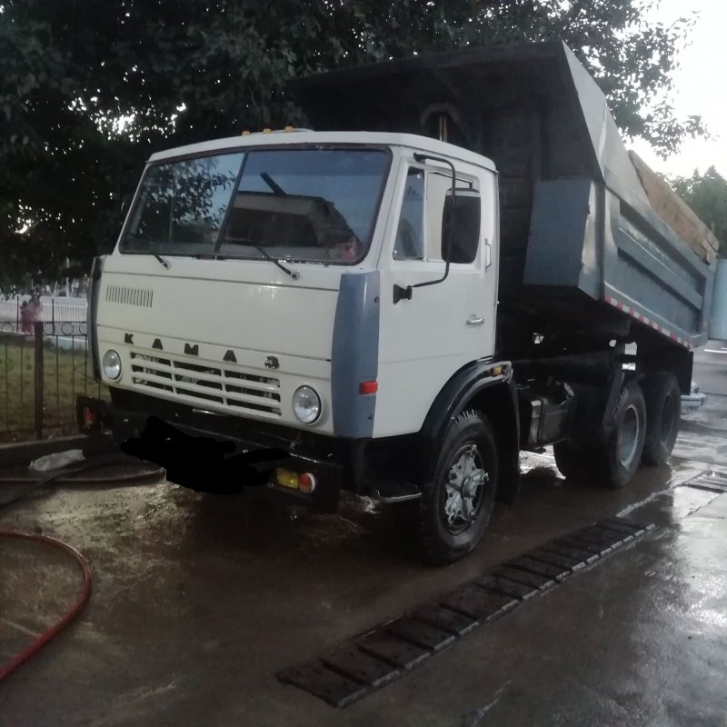 КАМАЗ 2000 года выпуска
