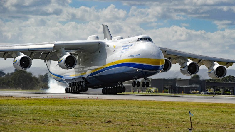 Мрия АН-225 Боинг 737