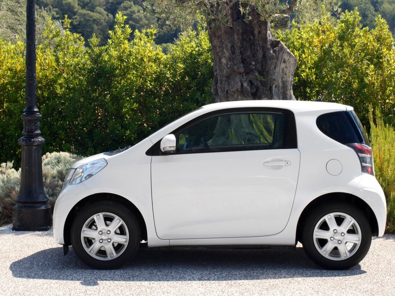 Toyota IQ 2004
