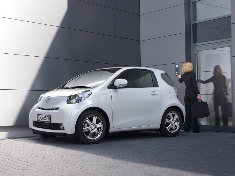 Toyota IQ 2004
