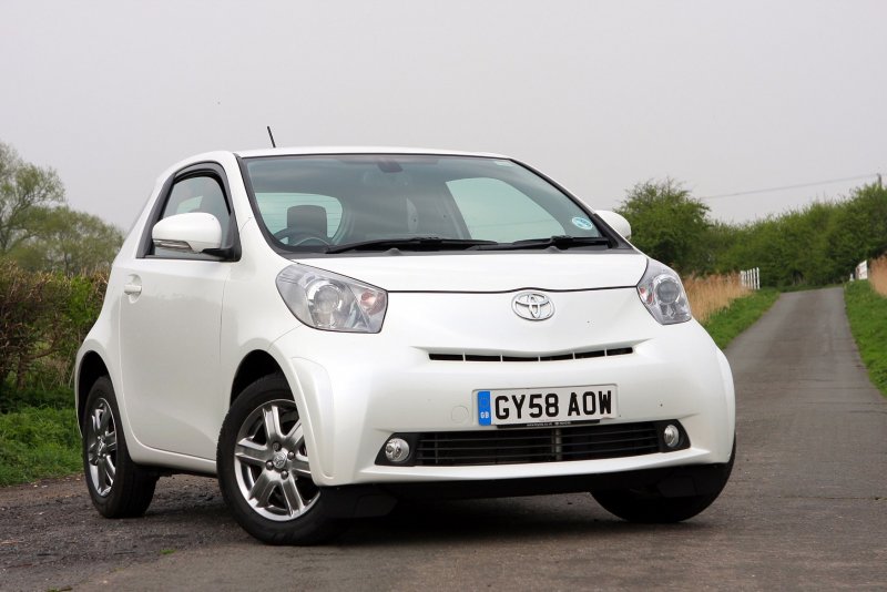 Toyota IQ 1.0 Л