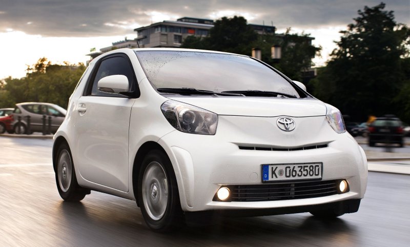 Toyota IQ. 4,3