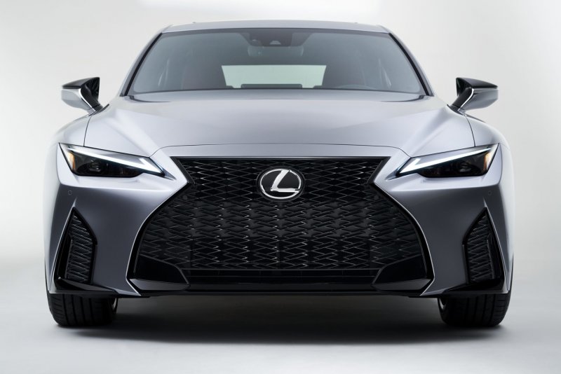 Лексус ИС 350 2020