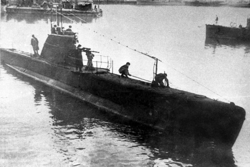 Советская подводная лодка "товарищ"