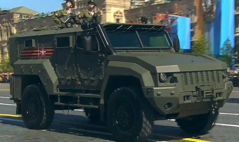 Военный джип КАМАЗ