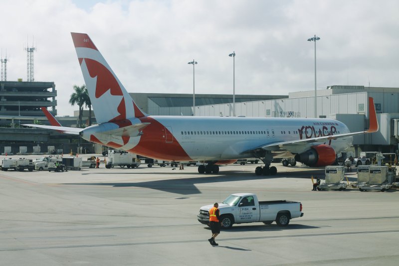 B 763 400