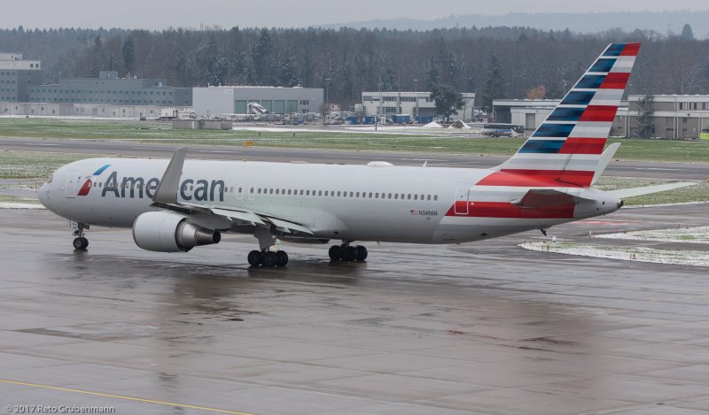Boeing 763-241