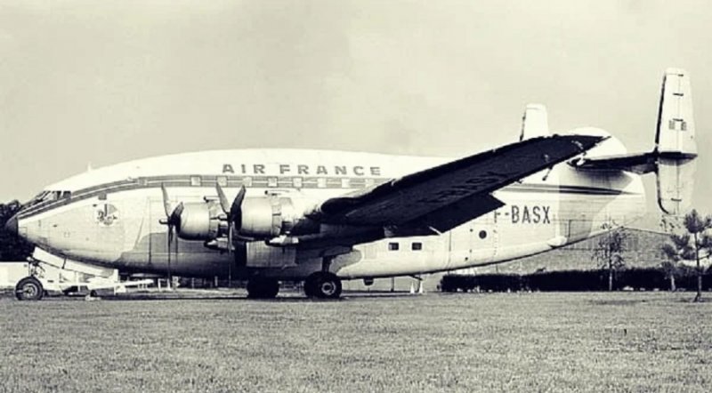 OE-LAX самолет
