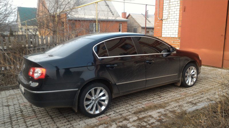 Volkswagen Passat b6 Black r18