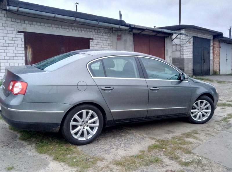 Volkswagen Passat b6 серый