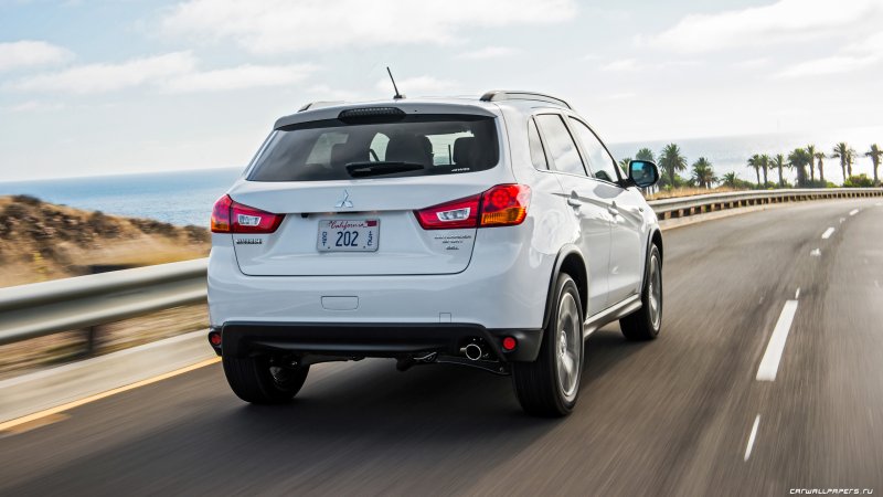 Mitsubishi ASX сзади