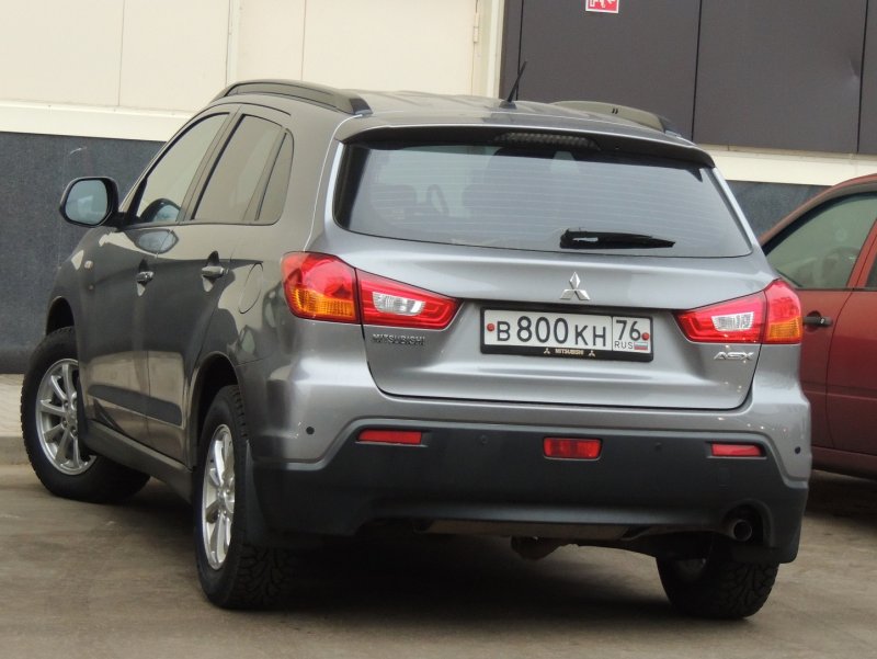 Mitsubishi ASX сзади