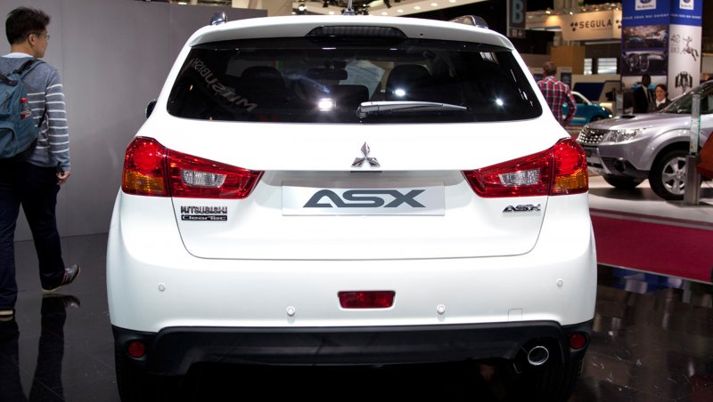 Mitsubishi ASX сзади