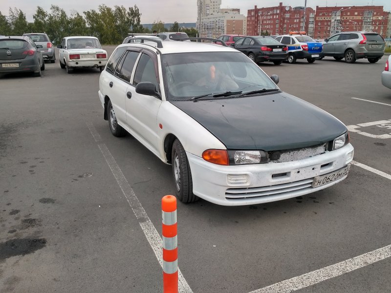 Мицубиси Либеро 2001