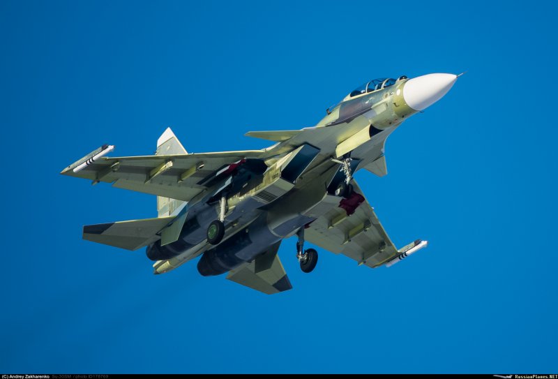 Самолет Су 30 м2