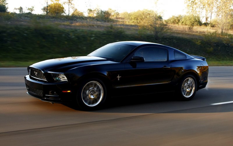 Ford Mustang 2013 черный