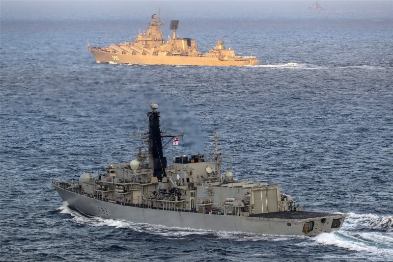 Военный корабль Cruiser Marshal Ustinov