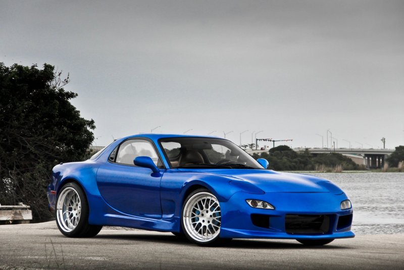 RX-7 синяя