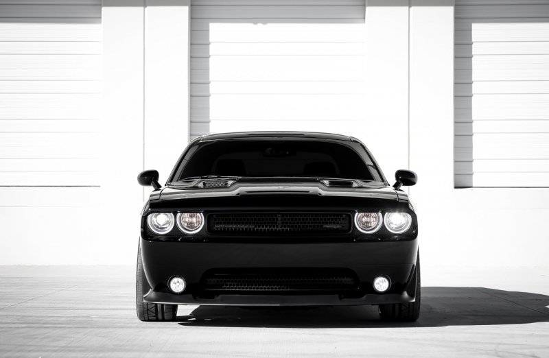 Dodge Challenger srt8 Black чёрно белая