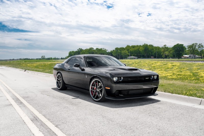 Dodge Challenger srt Black