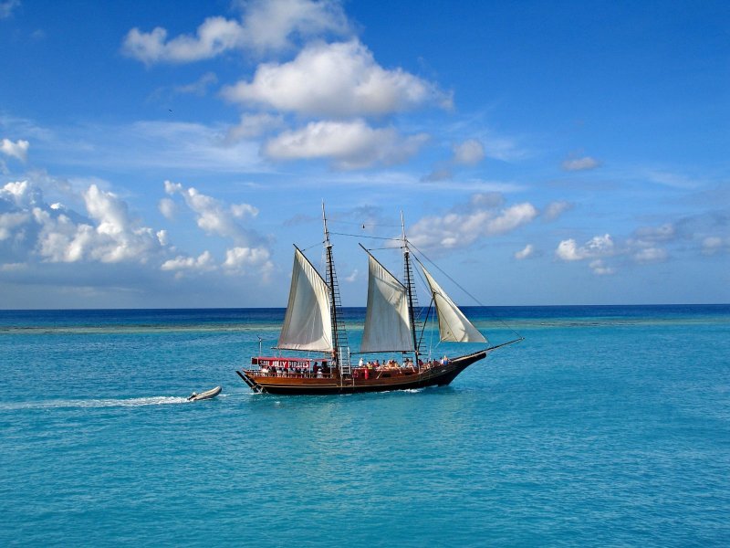 Море пляж корабль
