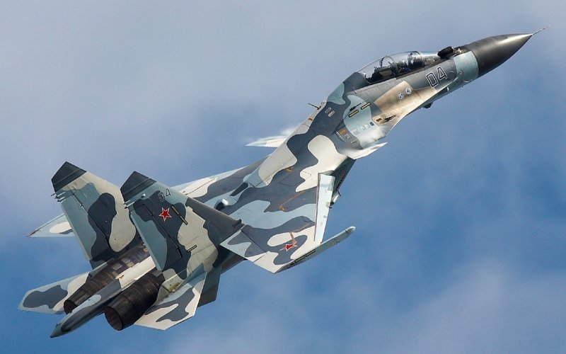 Истребитель Су-35