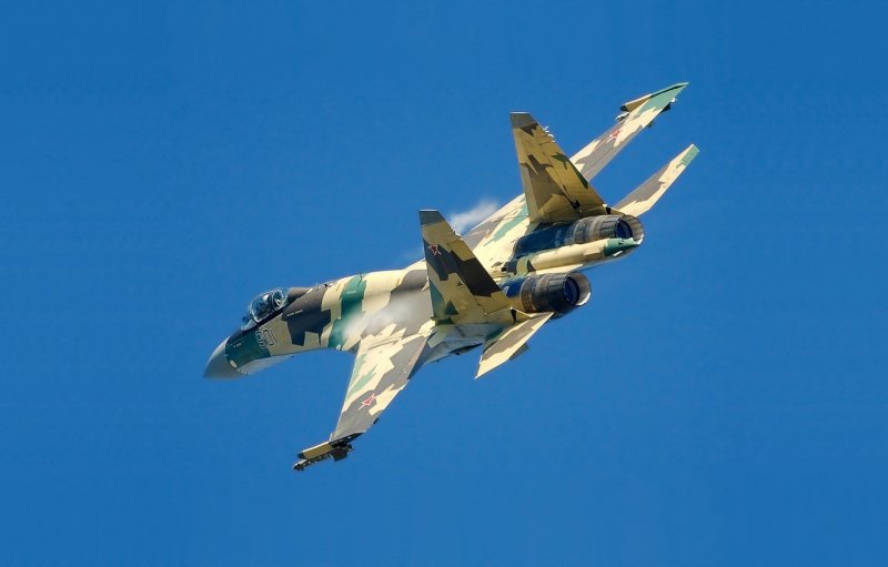 Истребитель Су-35