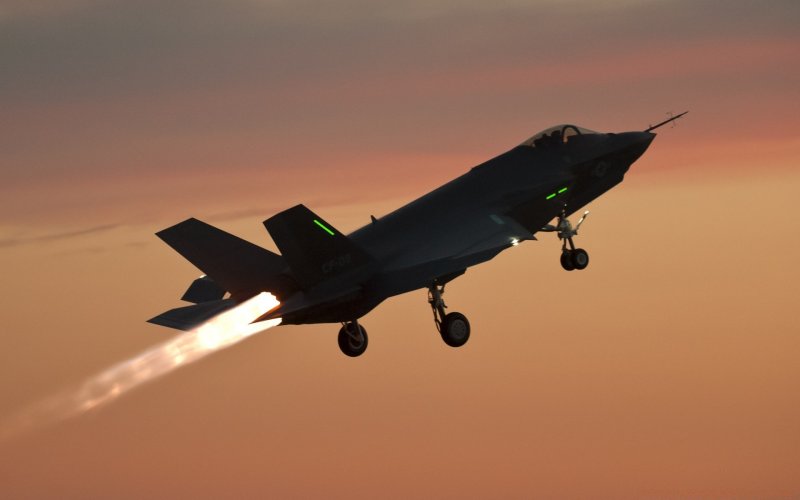 Силуэт f35