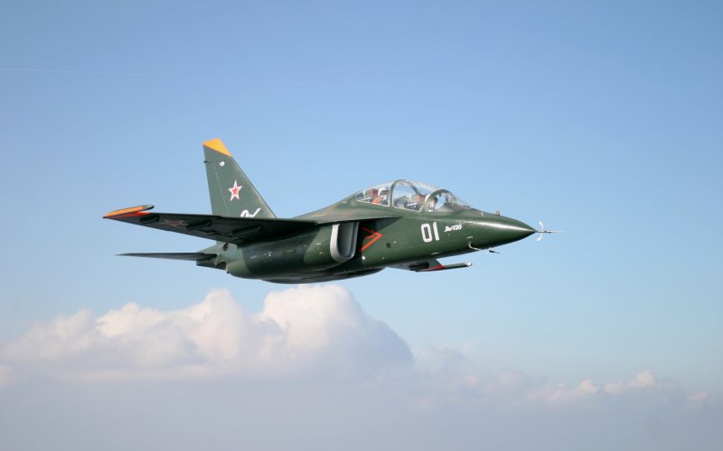 Учебно-боевой самолет як-130