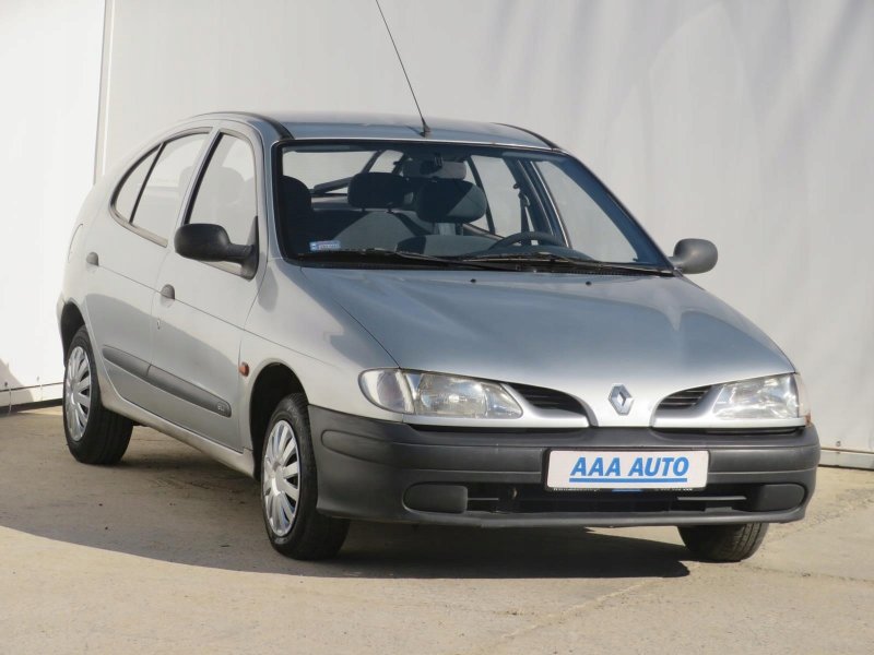 Renault Megane 1996 хэтчбек