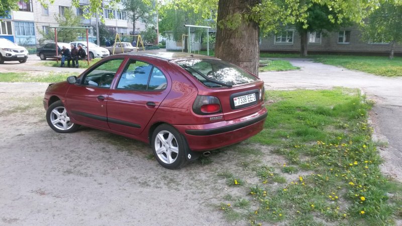 Рено Меган 1999 хэтчбек