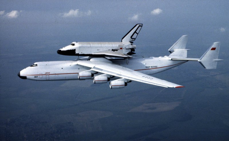 Мрия 225 Буран
