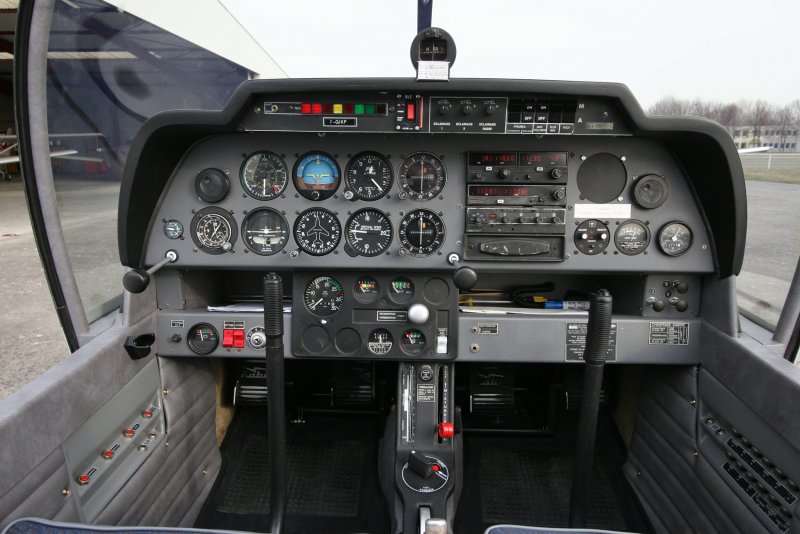 Кабина Robin dr400