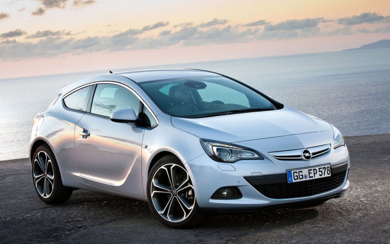 Opel Astra GTC 2013