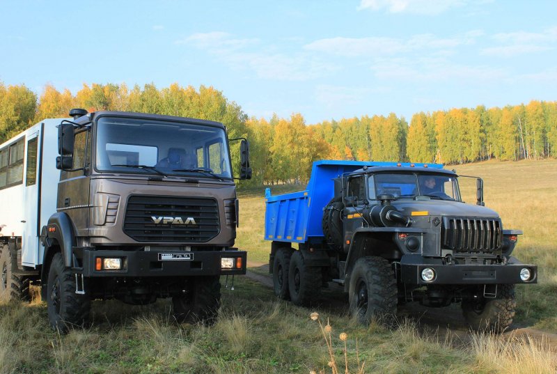 Тягач Урал 44202