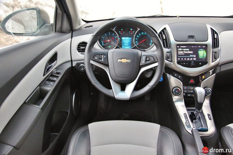 Chevrolet Cruze 2009 салон