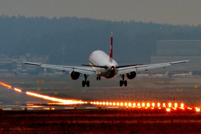 Боинг 737 в аэропорту